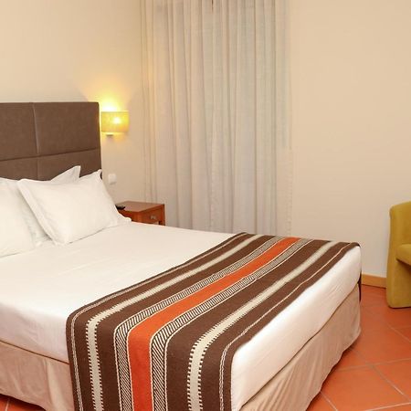 レゲンゴス・デ・モンサラーシュ Raiz Alentejana II Bed & Breakfast エクステリア 写真