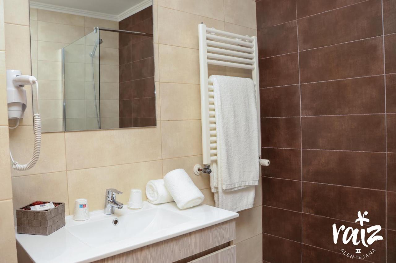レゲンゴス・デ・モンサラーシュ Raiz Alentejana II Bed & Breakfast エクステリア 写真