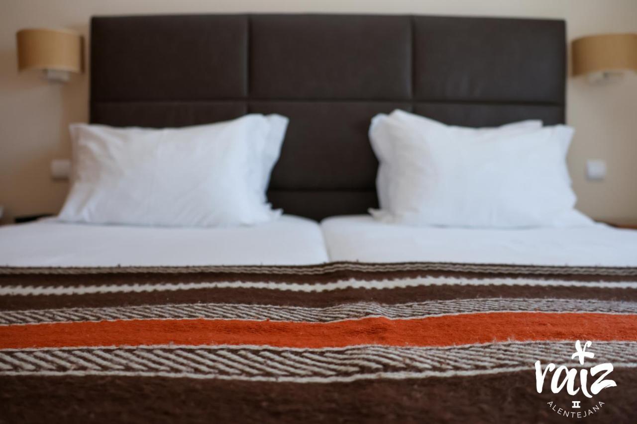 レゲンゴス・デ・モンサラーシュ Raiz Alentejana II Bed & Breakfast エクステリア 写真