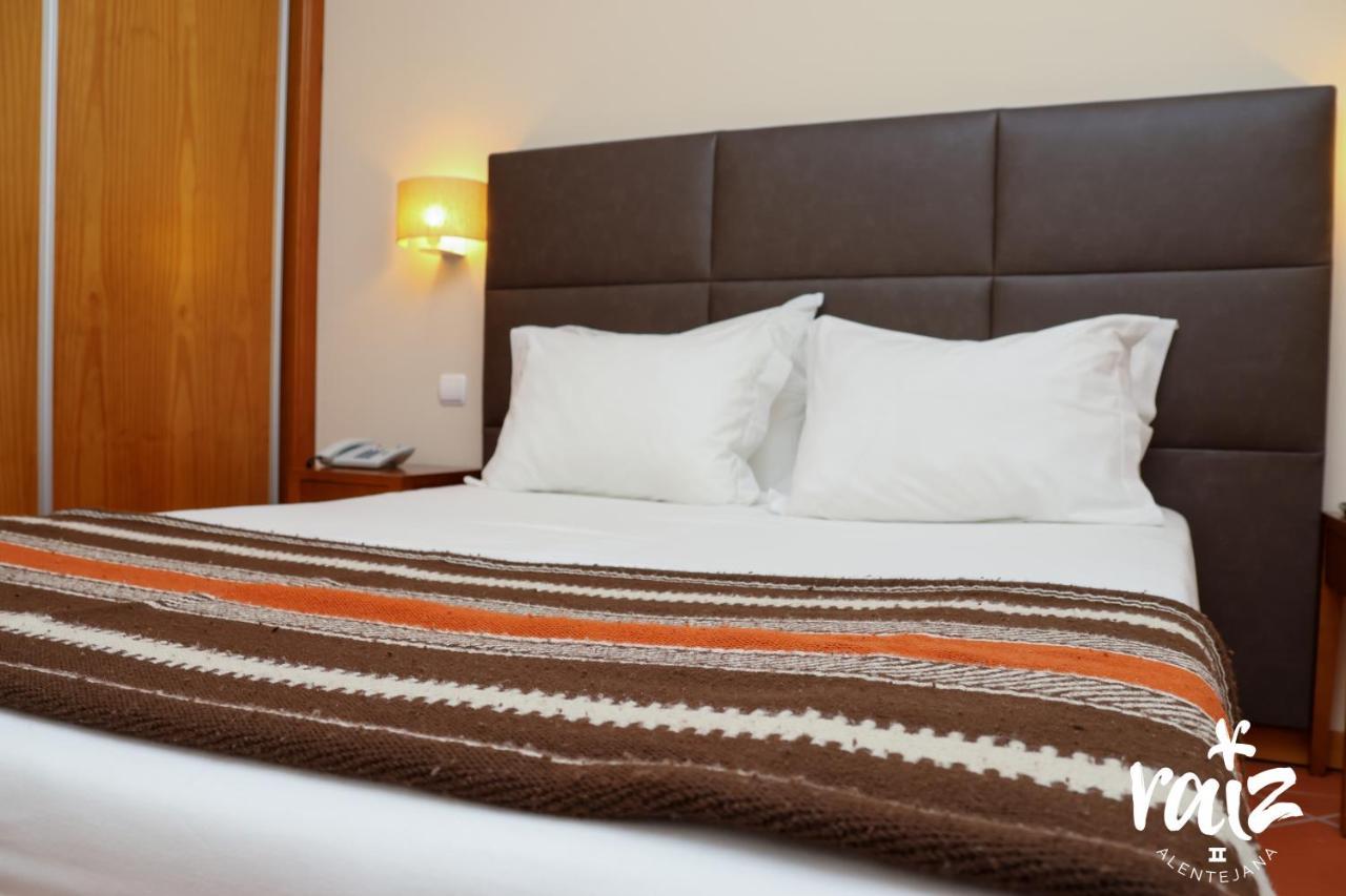 レゲンゴス・デ・モンサラーシュ Raiz Alentejana II Bed & Breakfast エクステリア 写真