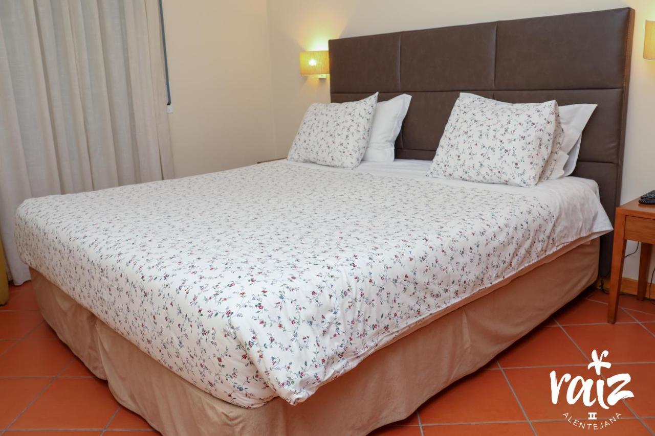 レゲンゴス・デ・モンサラーシュ Raiz Alentejana II Bed & Breakfast エクステリア 写真