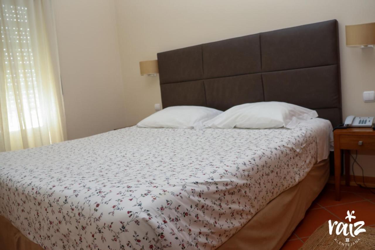 レゲンゴス・デ・モンサラーシュ Raiz Alentejana II Bed & Breakfast エクステリア 写真
